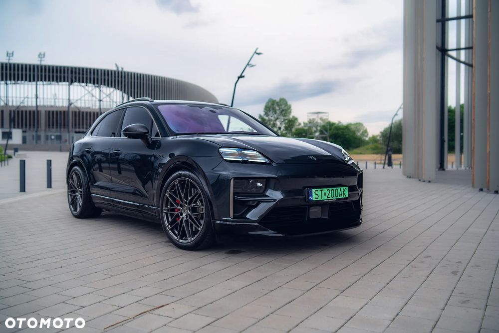 Porsche Macan - 1