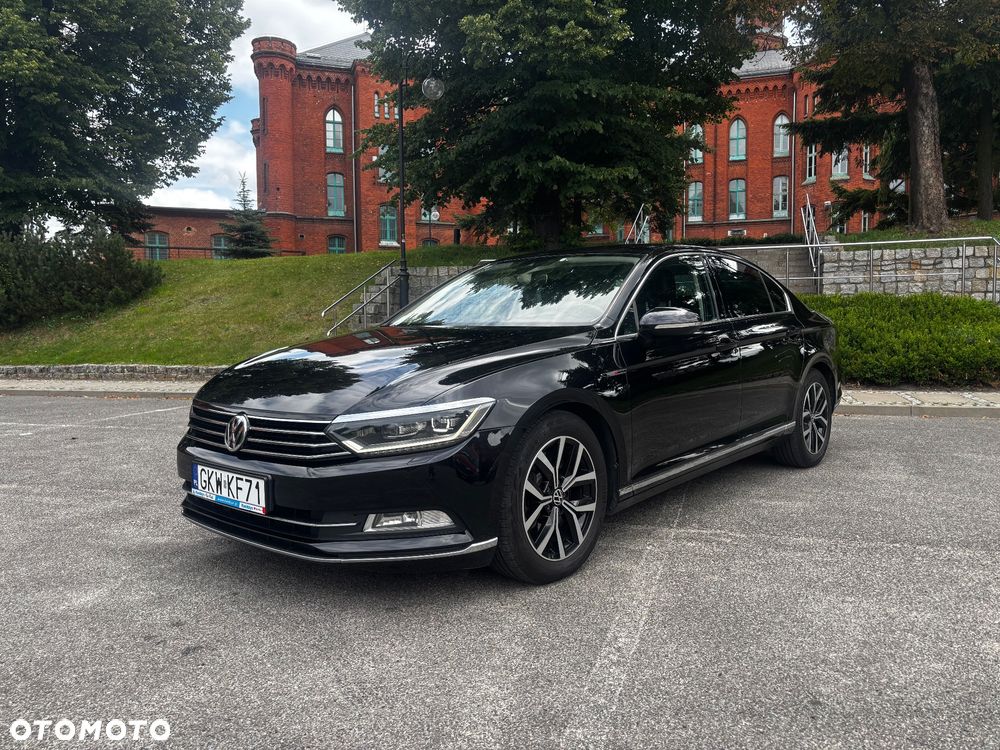 Volkswagen Passat - 1