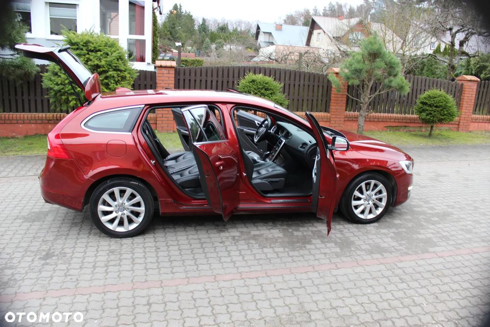 Volvo V60 D5 Geartronic Summum - 31