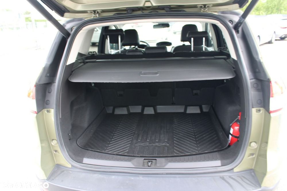 Ford Kuga - 11