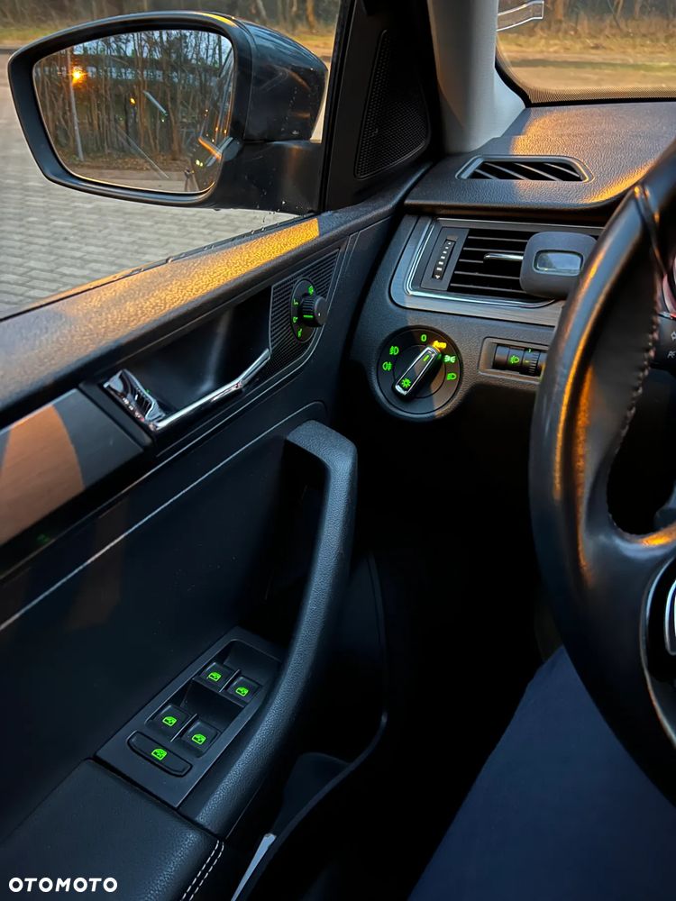 Skoda RAPID 1.0 TSI Style - 14