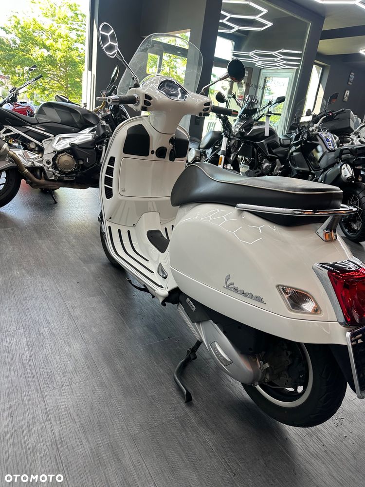 Vespa GTS - 7