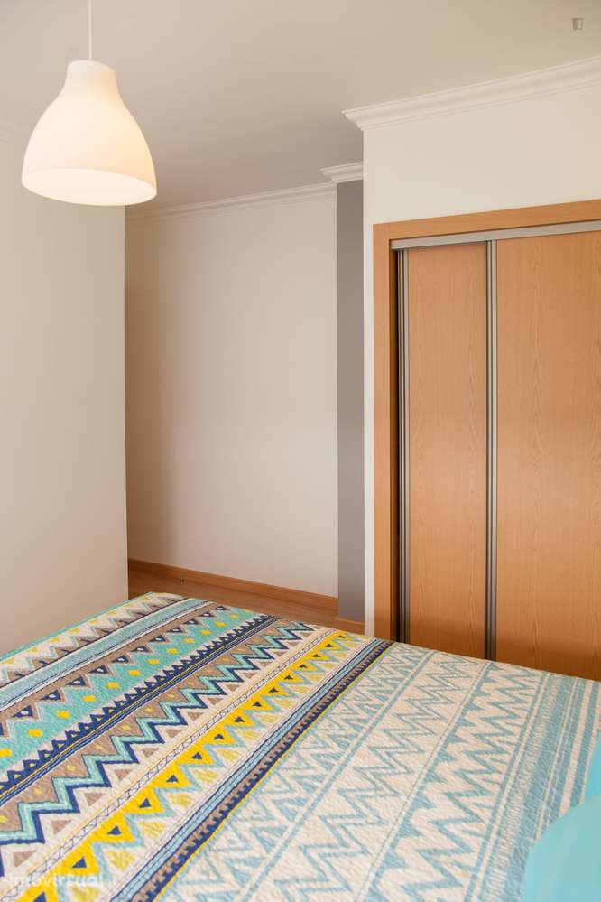 Quarto - localizado em Baixa Coimbra - Grande imagem: 5/37