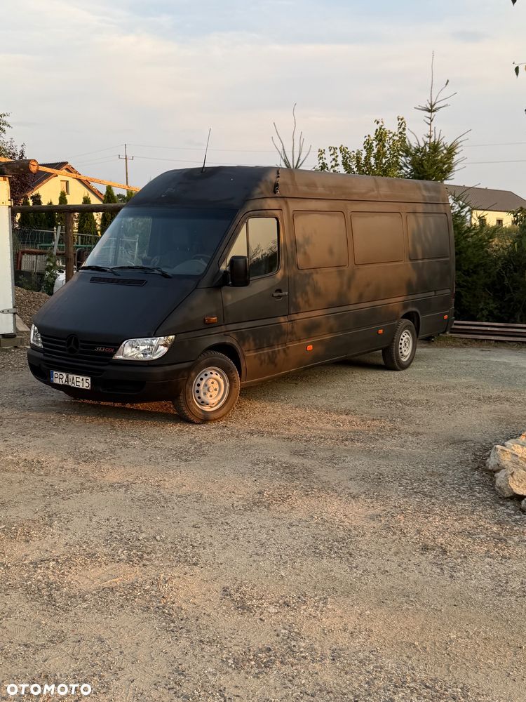 Mercedes-Benz Sprinter - 16