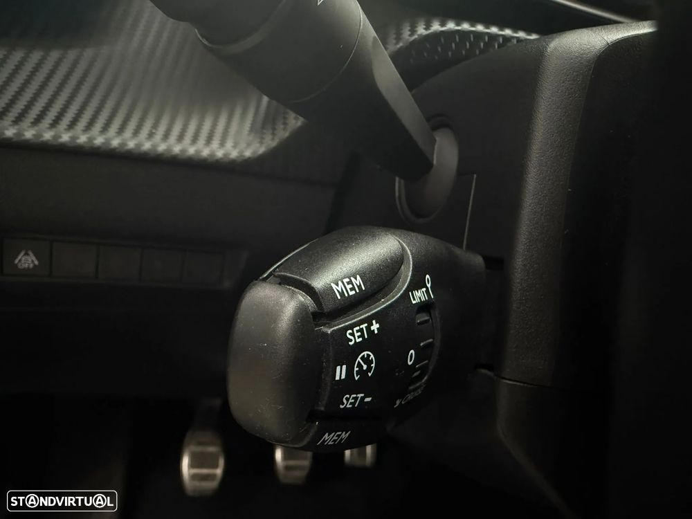 Peugeot 2008 1.2 PureTech GT - 30