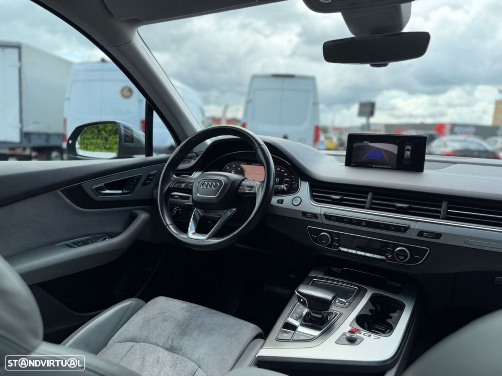Audi Q7 3.0 TDI quattro tiptronic 7L - 8
