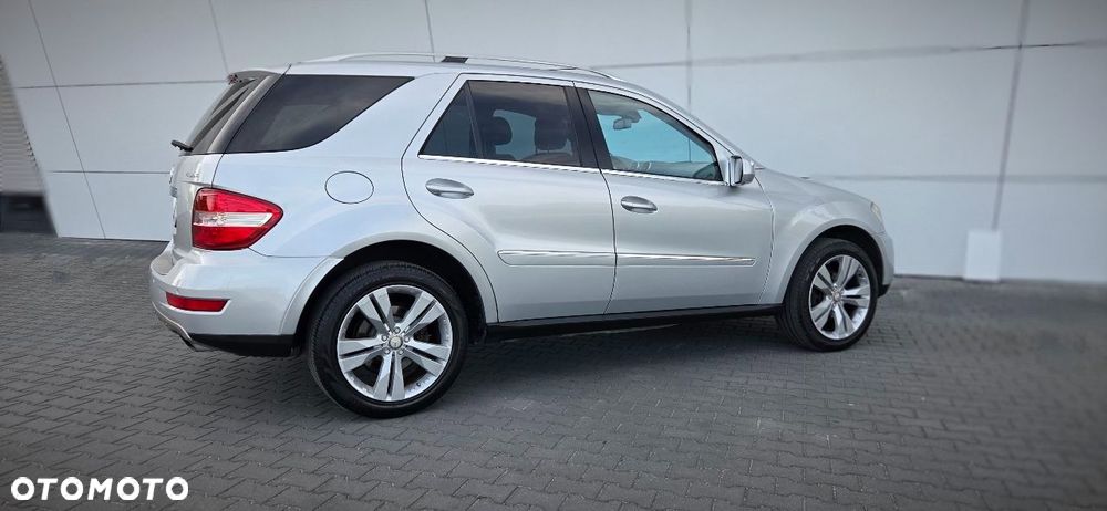 Mercedes-Benz ML 320 CDI 4Matic 7G-TRONIC DPF Edition 10 - 13