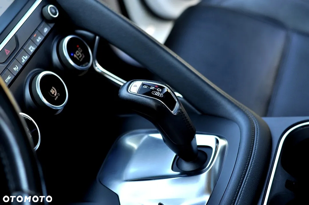 Jaguar E-Pace 2.0 i4D AWD S - 33