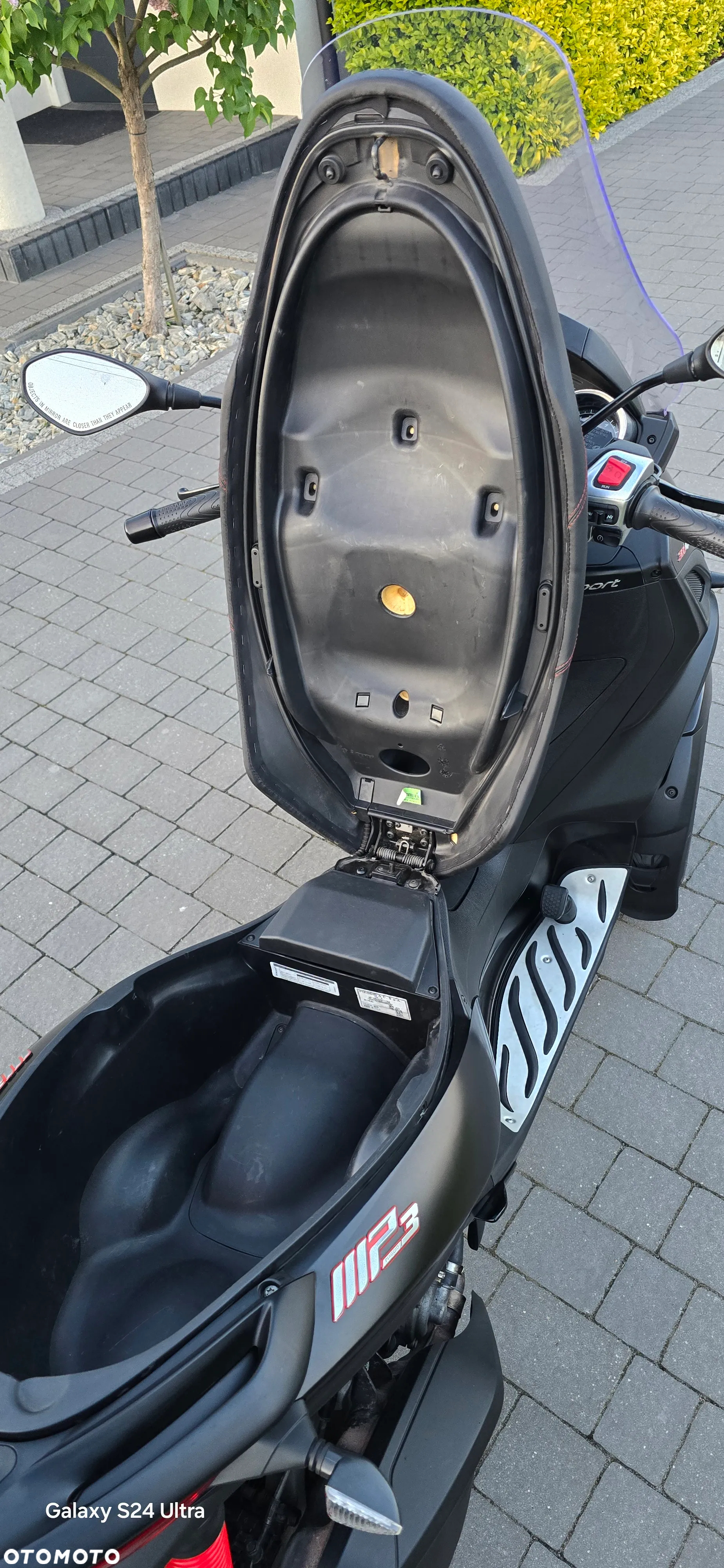 Piaggio MP-3 - 8