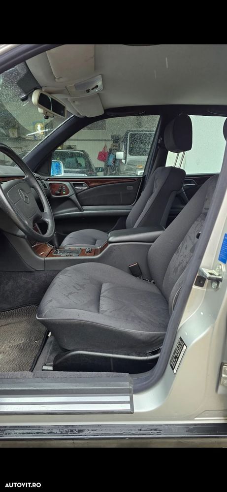 Mercedes-Benz E - 35