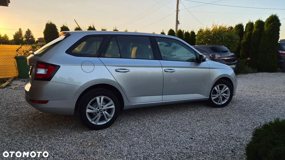 Skoda Fabia 1.0 TSI Ambition Plus - 9