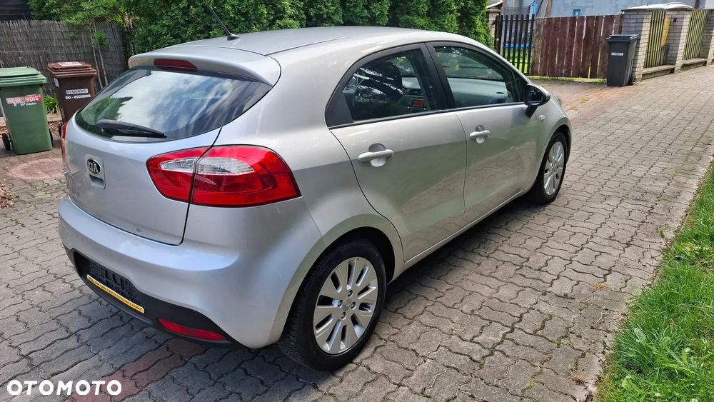 Kia Rio 1.2 Dream Team Edition - 5