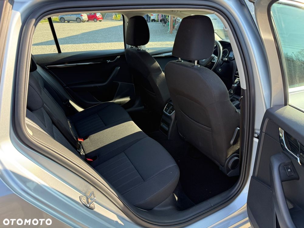 Skoda Octavia 2.0 TDI Style DSG - 10