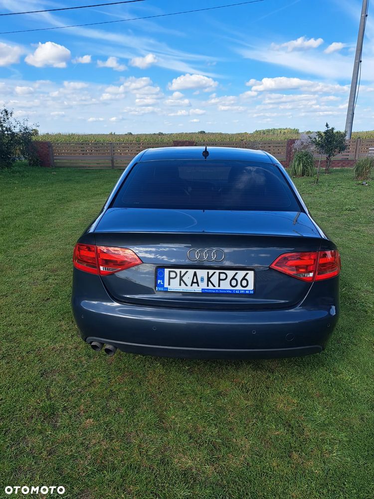 Audi A4 Limousine - 6