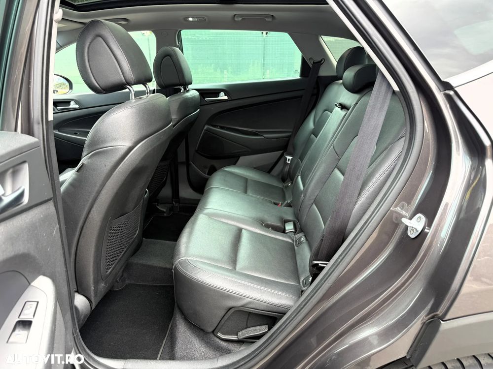 Hyundai Tucson 2.0 CRDI 4WD 6AT Premium+ - 12