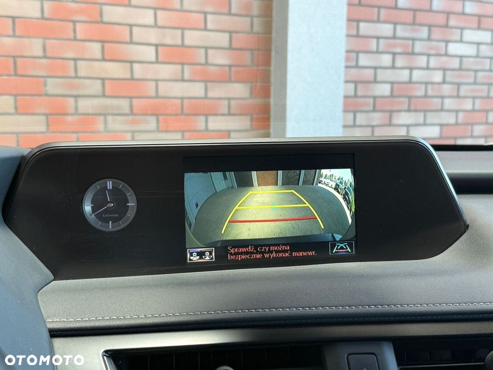 Lexus UX - 24
