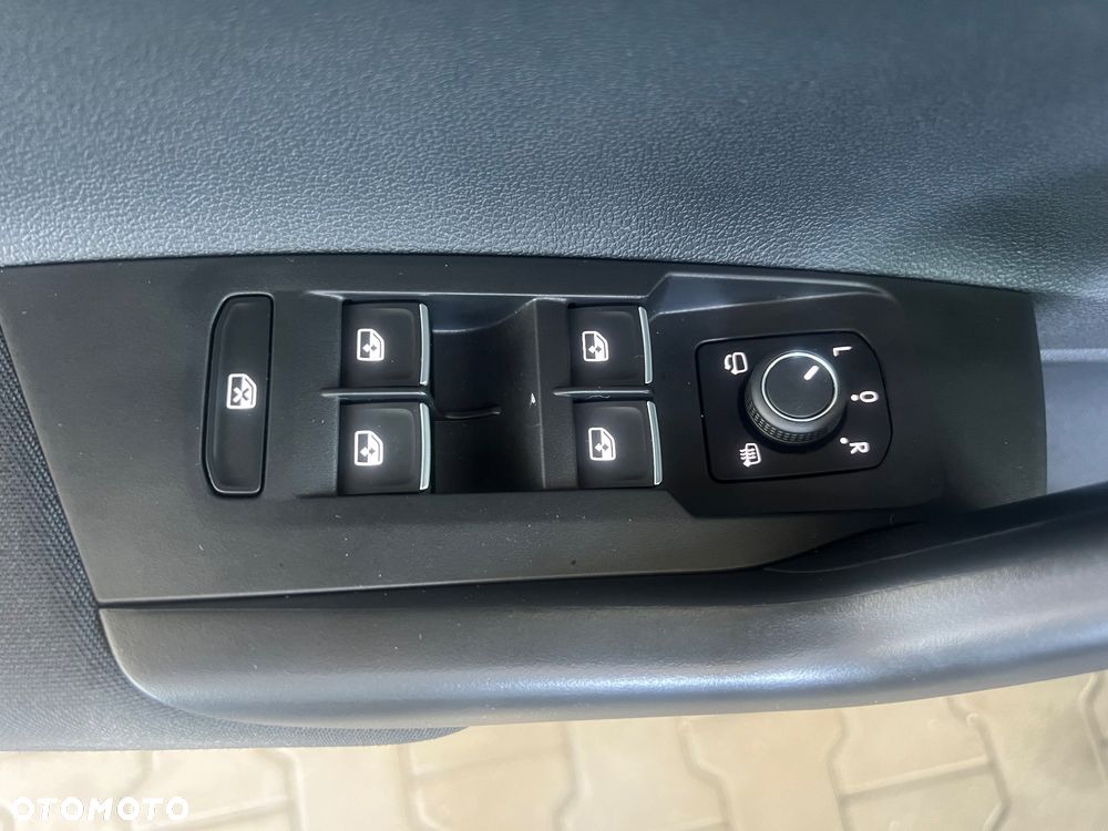 Volkswagen Taigo 1.5 TSI OPF DSG R-Line - 29