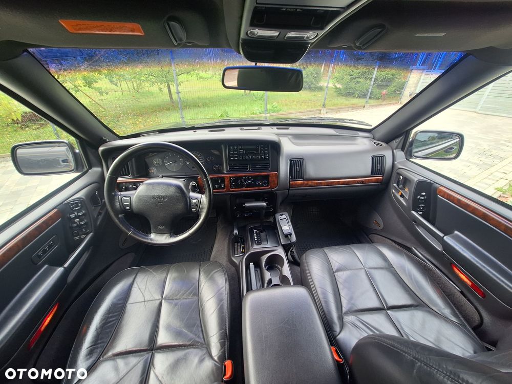 Jeep Grand Cherokee - 19