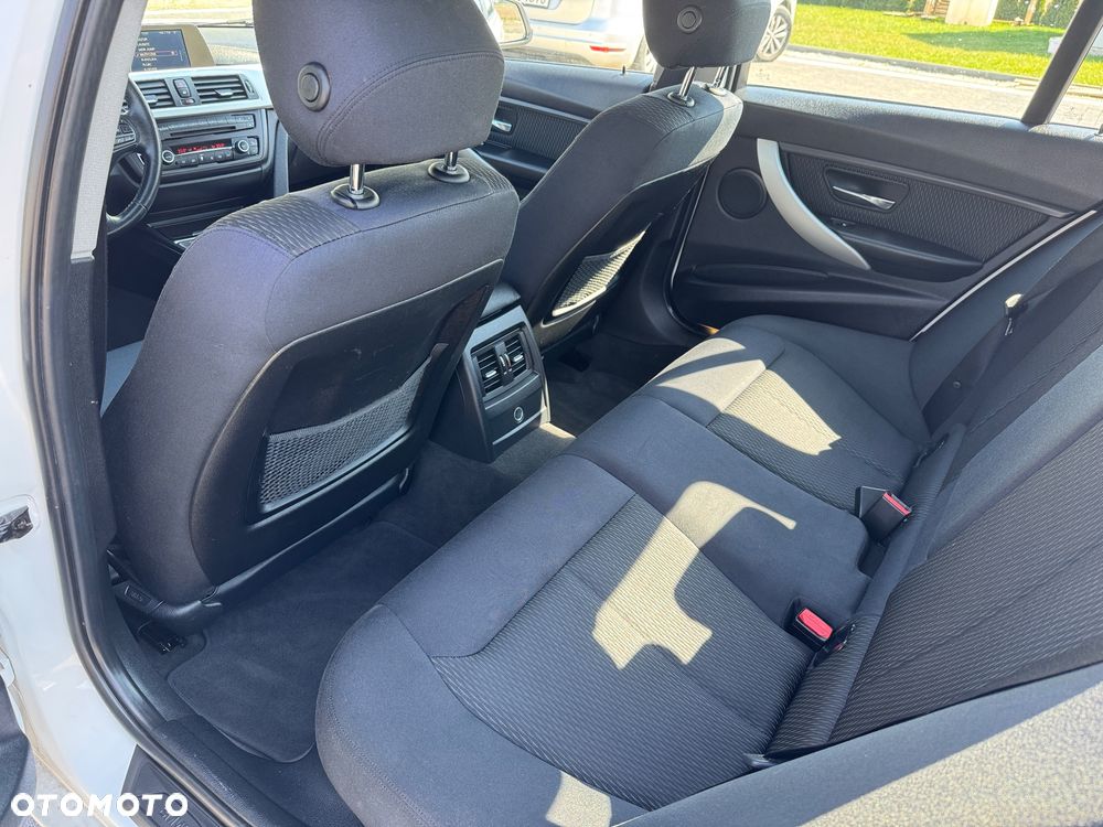 BMW Seria 3 318d DPF - 21