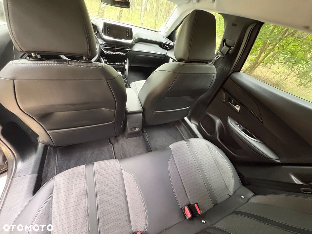 Peugeot 2008 1.5 BlueHDi Allure S&S EAT8 - 14