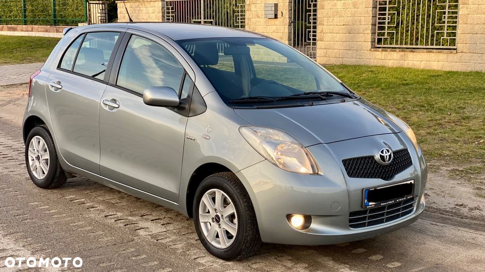 Toyota Yaris 1.4 D-4D Sol MM - 17