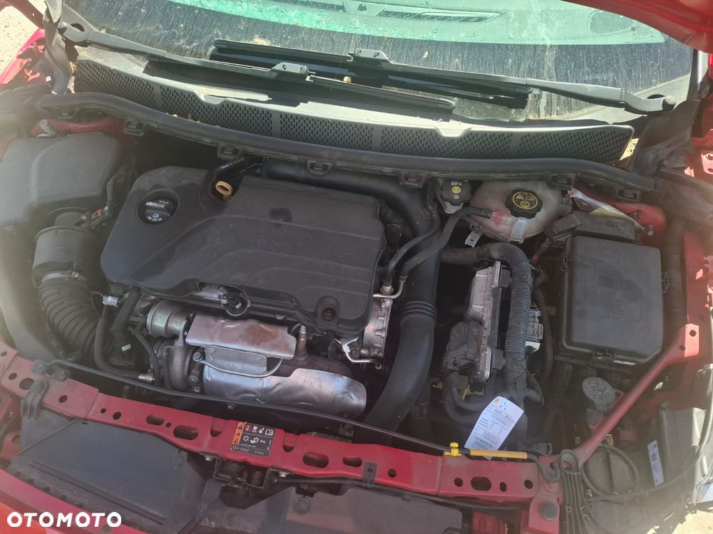 Opel Astra 1.4 T Dynamic S&S - 8