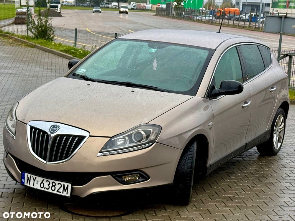 Lancia Delta 1.6 MJ Platino - 15
