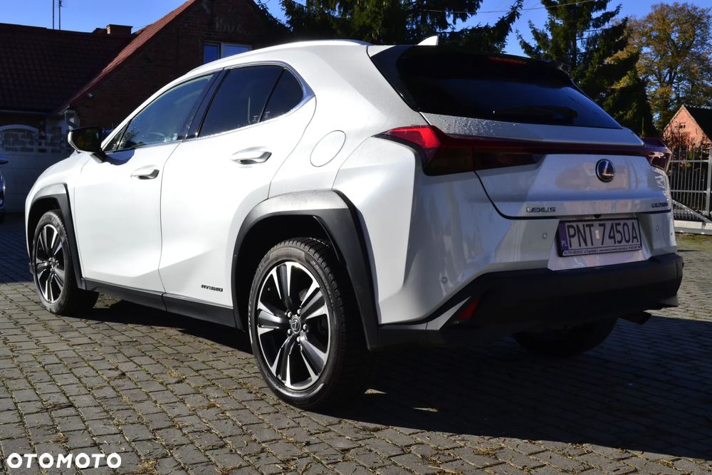 Lexus UX - 7