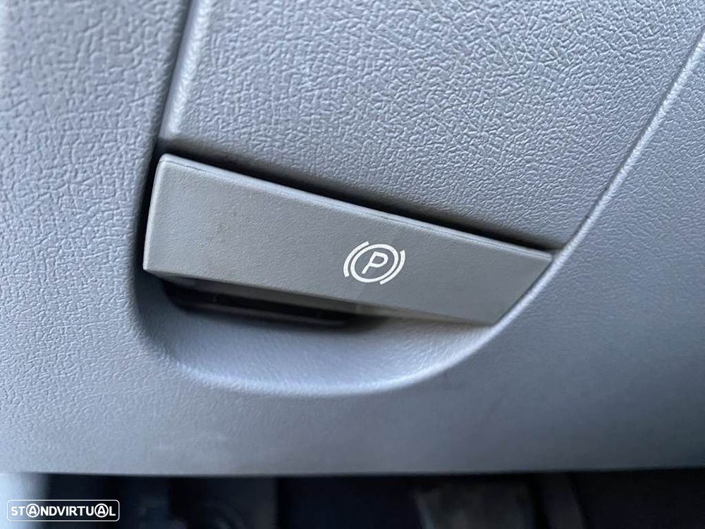 Chrysler 300 C Touring 3.0 CRD - 25