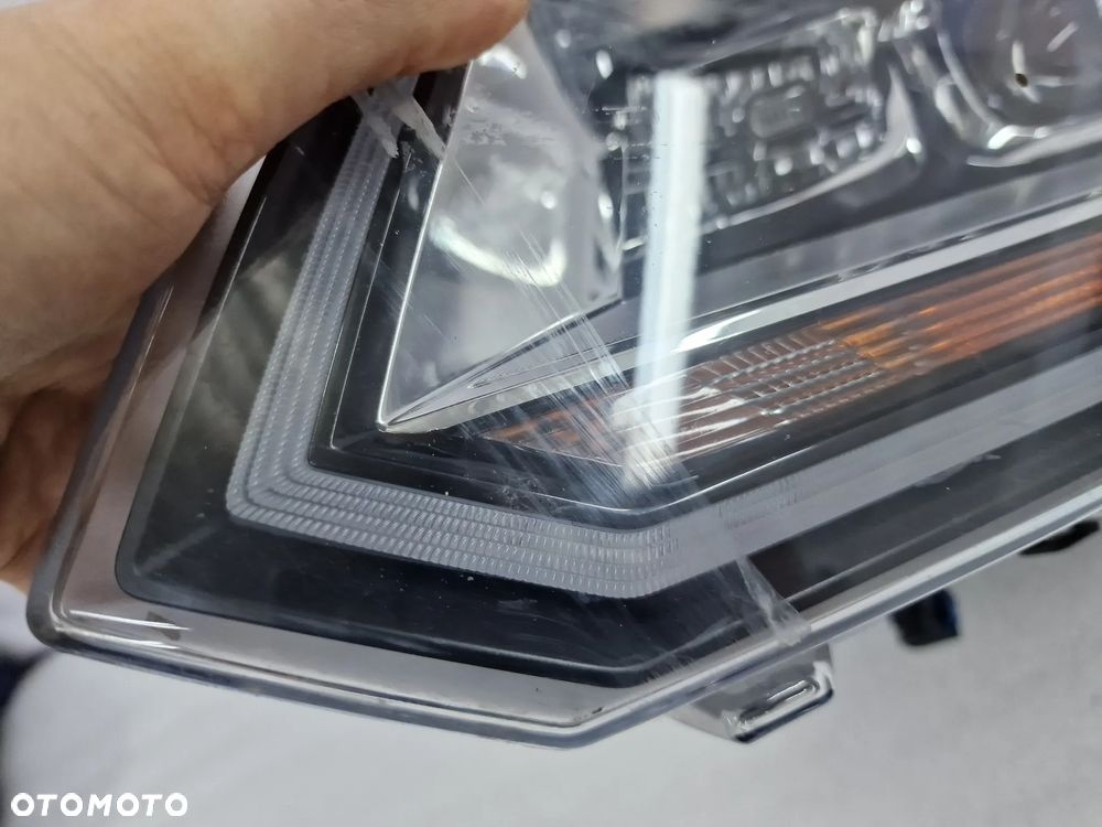 VW AMAROK I LIFT 2H3 16- LEWA LAMPA PRZEDNIA PRZÓD  XENON , NR 2H3941031B , NR AUKCJI LA86 - 12
