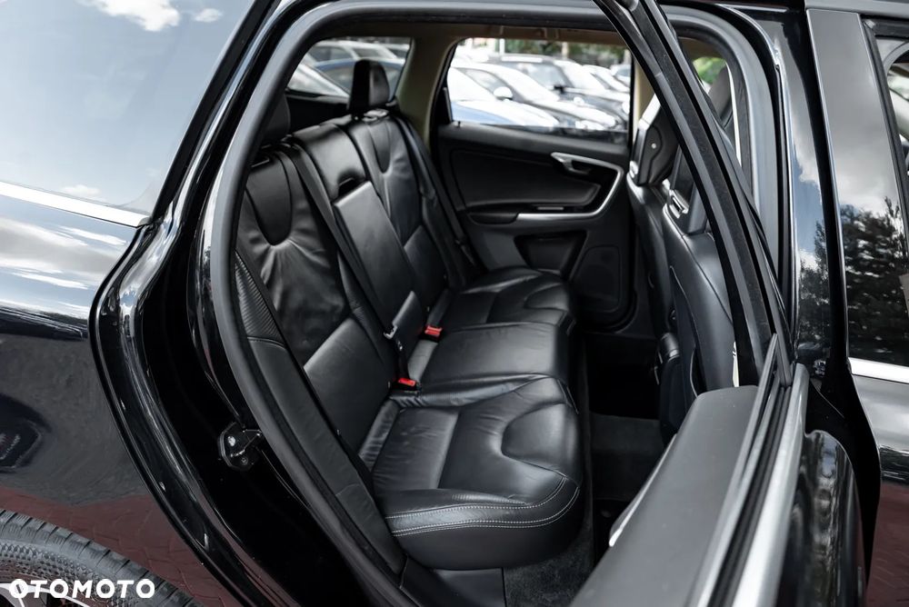 Volvo XC 60 D5 AWD RDesign - 24