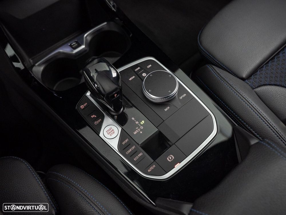 BMW 118 i Pack Desportivo M Auto - 24