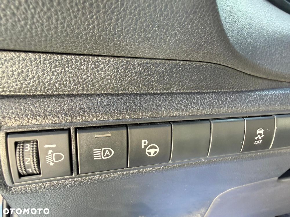 Toyota Corolla 1.8 Hybrid Comfort - 17