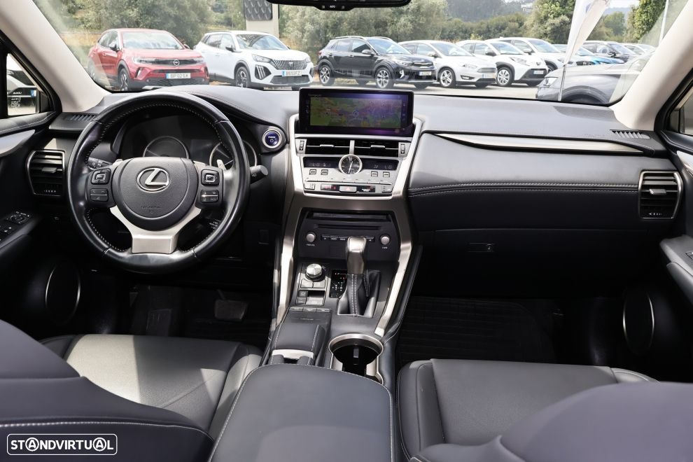 Lexus NX 300h Executive+ - 14