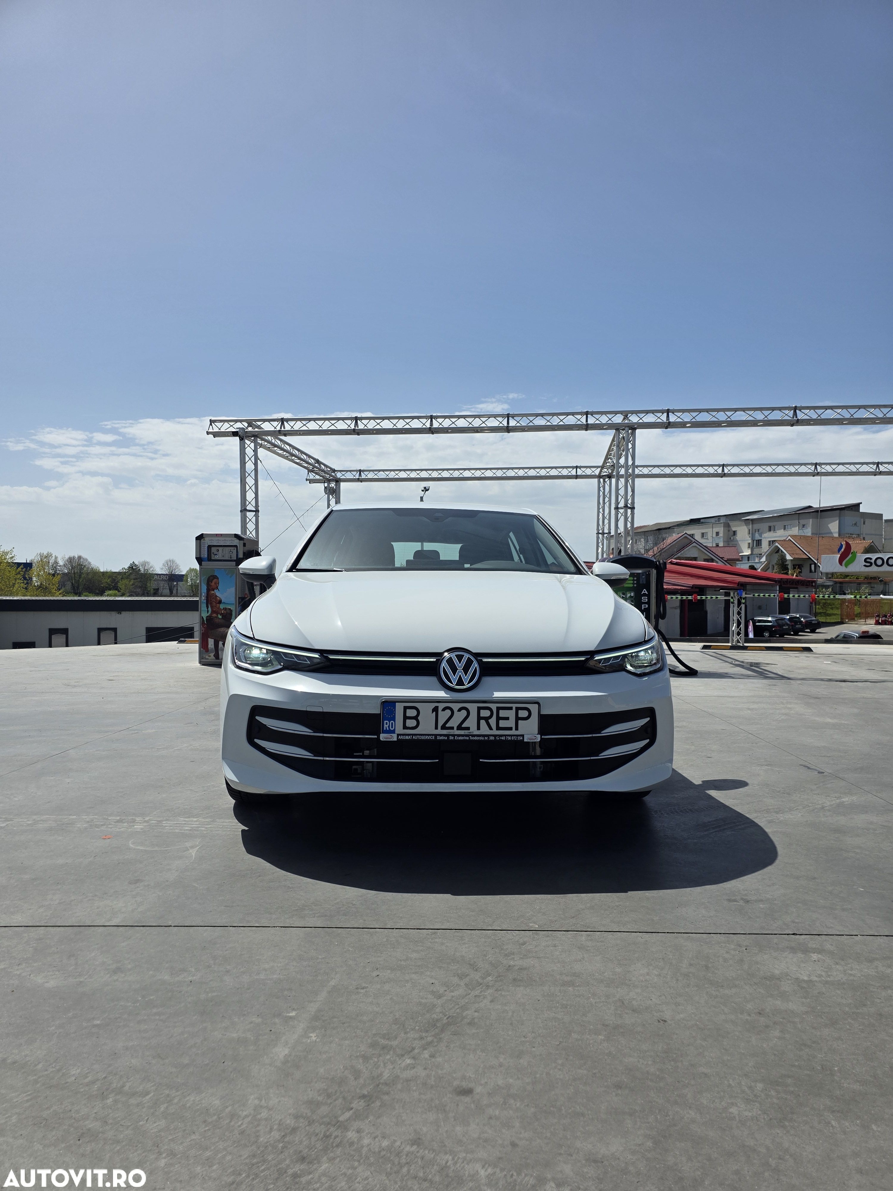 Volkswagen Golf - 1