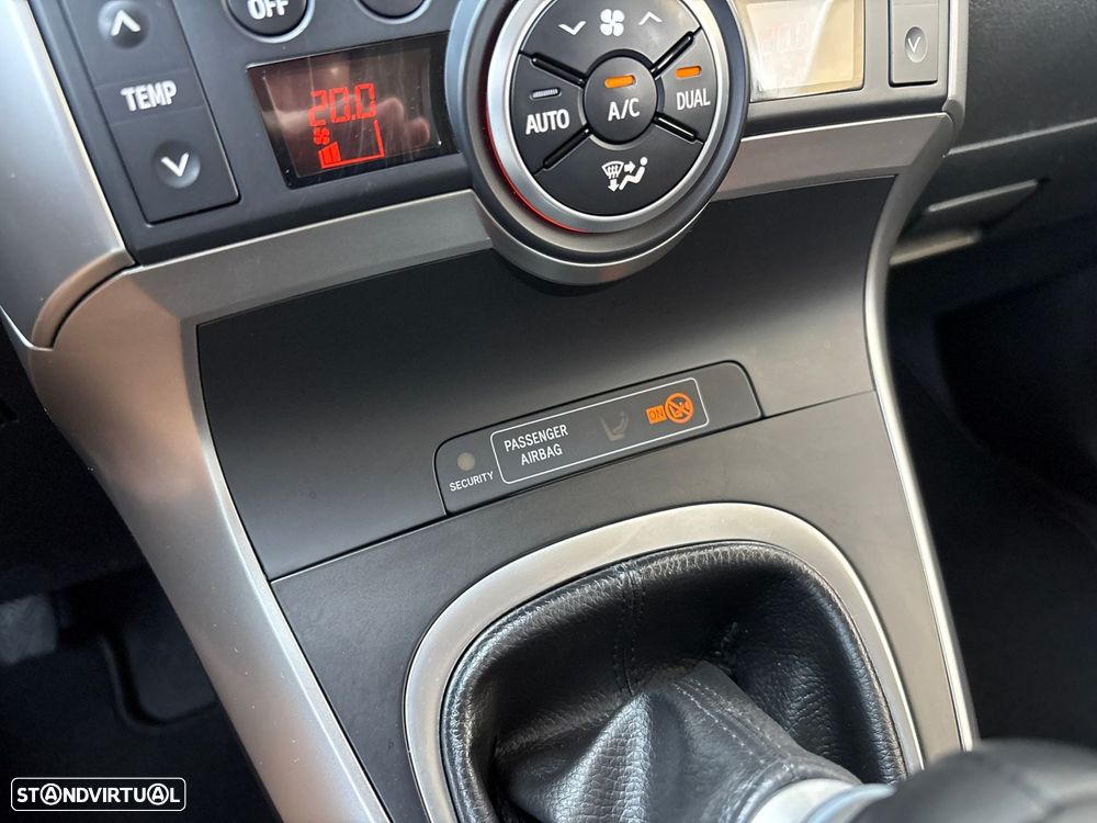 Toyota Verso 2.0 D-4D Exclusive+GPS - 44
