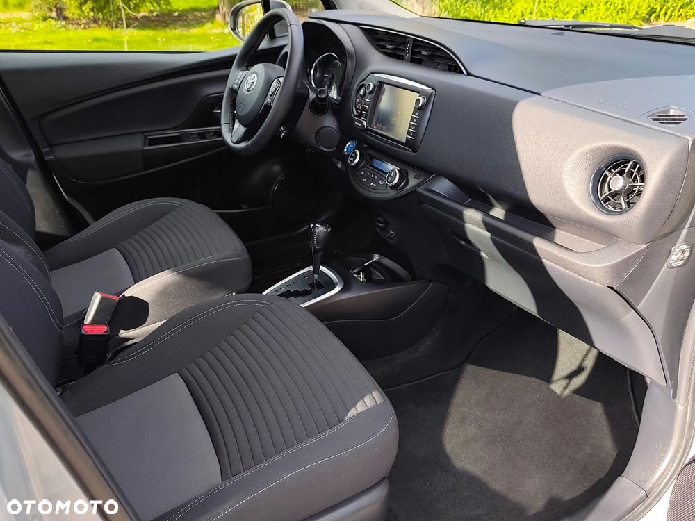Toyota Yaris Hybrid 100 Premium EU6 - 20