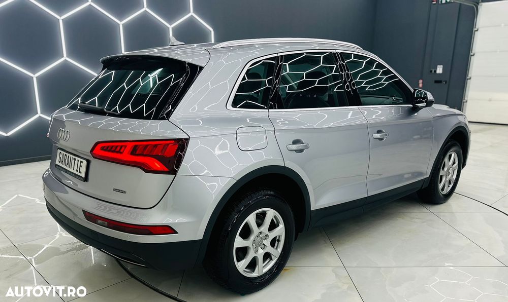 Audi Q5 35 TDI quattro S tronic sport - 4