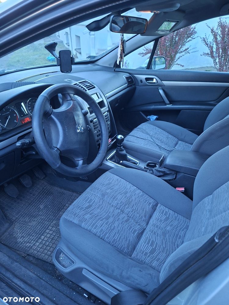 Peugeot 407 - 4