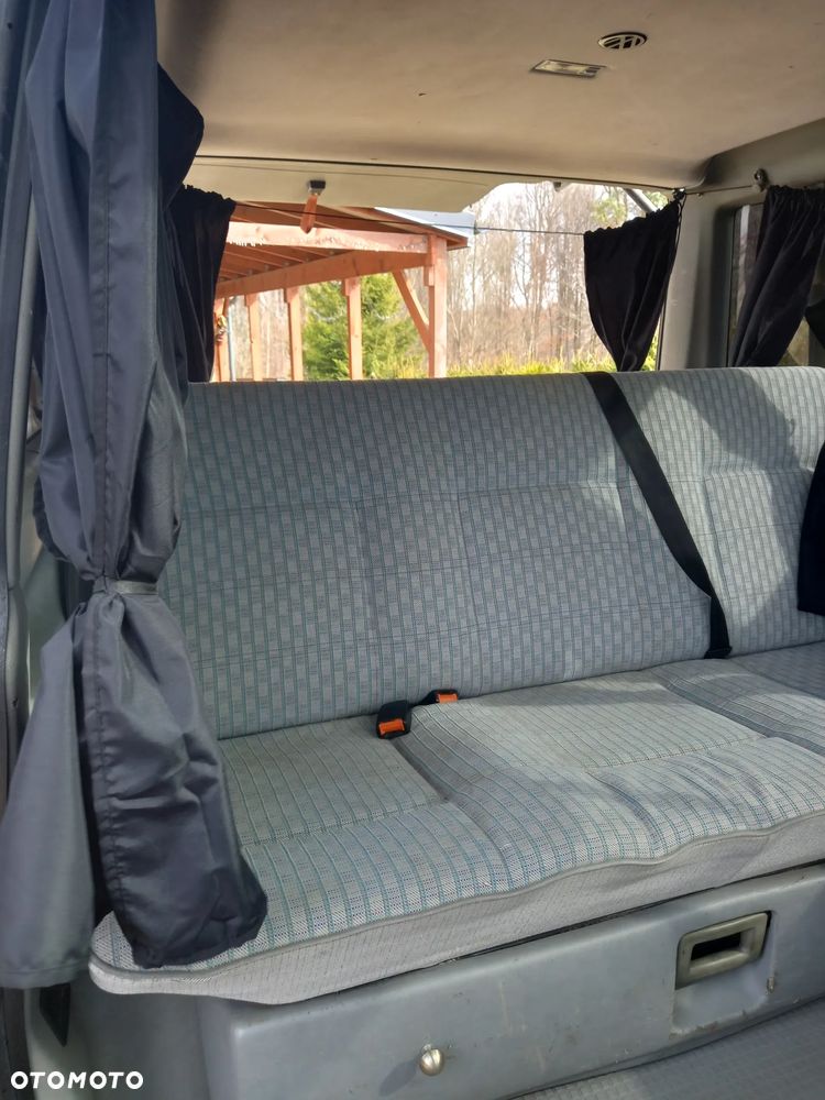 Volkswagen Multivan - 11