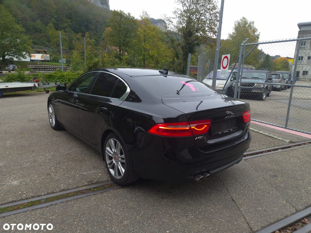 Jaguar Xe 2019 photo 5