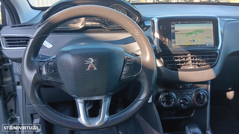 Peugeot 2008 1.2 PureTech Style - 16