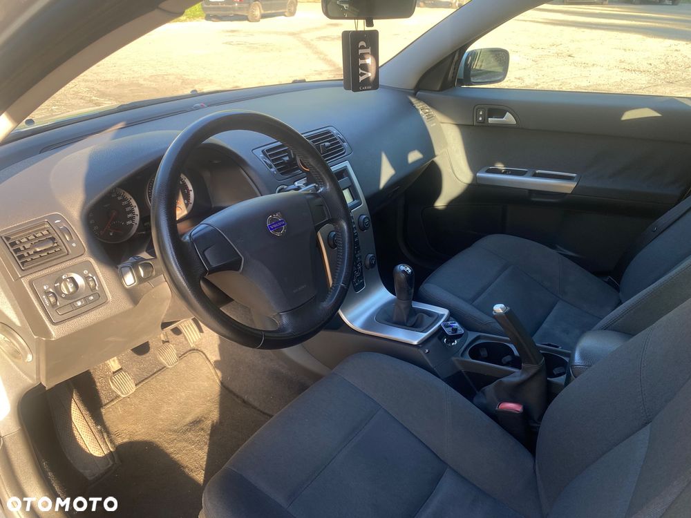 Volvo S40 1.8 - 10