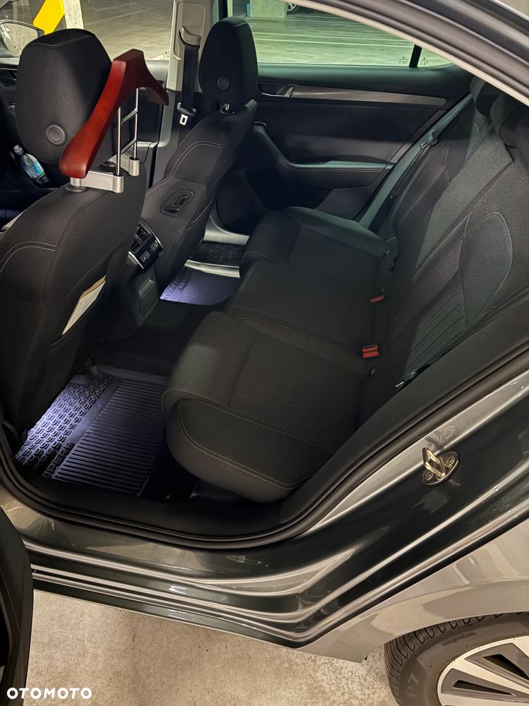 Skoda Superb 2.0 TDI SCR Style DSG - 4