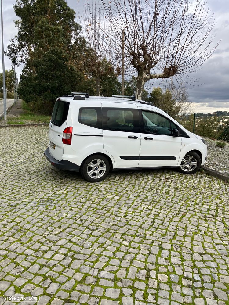 Ford Tourneo Courier 1.0 EcoBoost Ambiente - 4