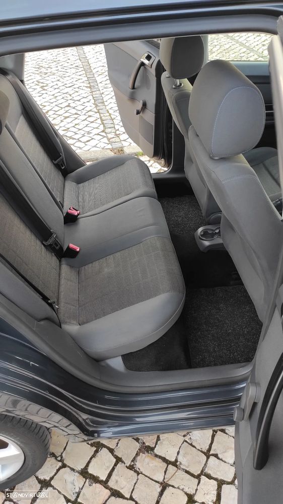 VW Polo 1.2 Live+ - 10