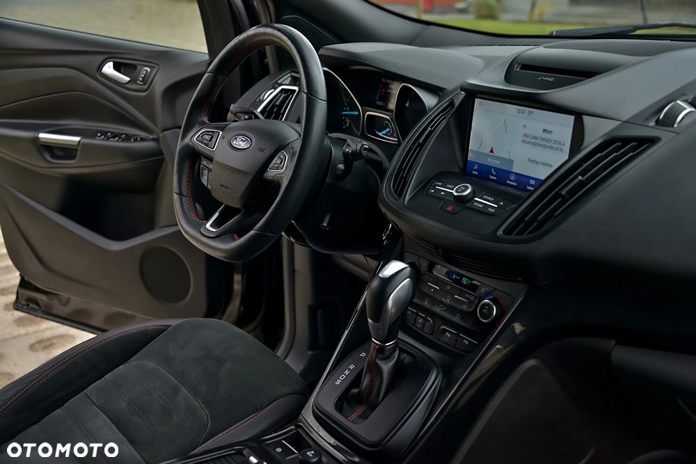 Ford Kuga 2.0 TDCi 4x4 ST-Line - 29