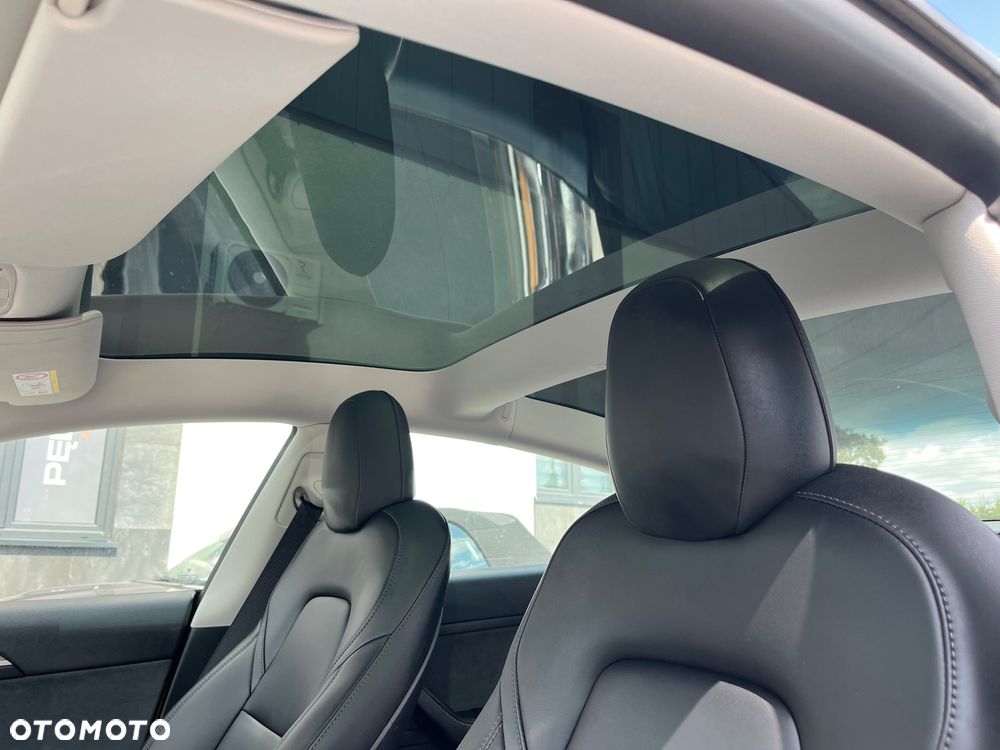 Tesla Model 3 - 17
