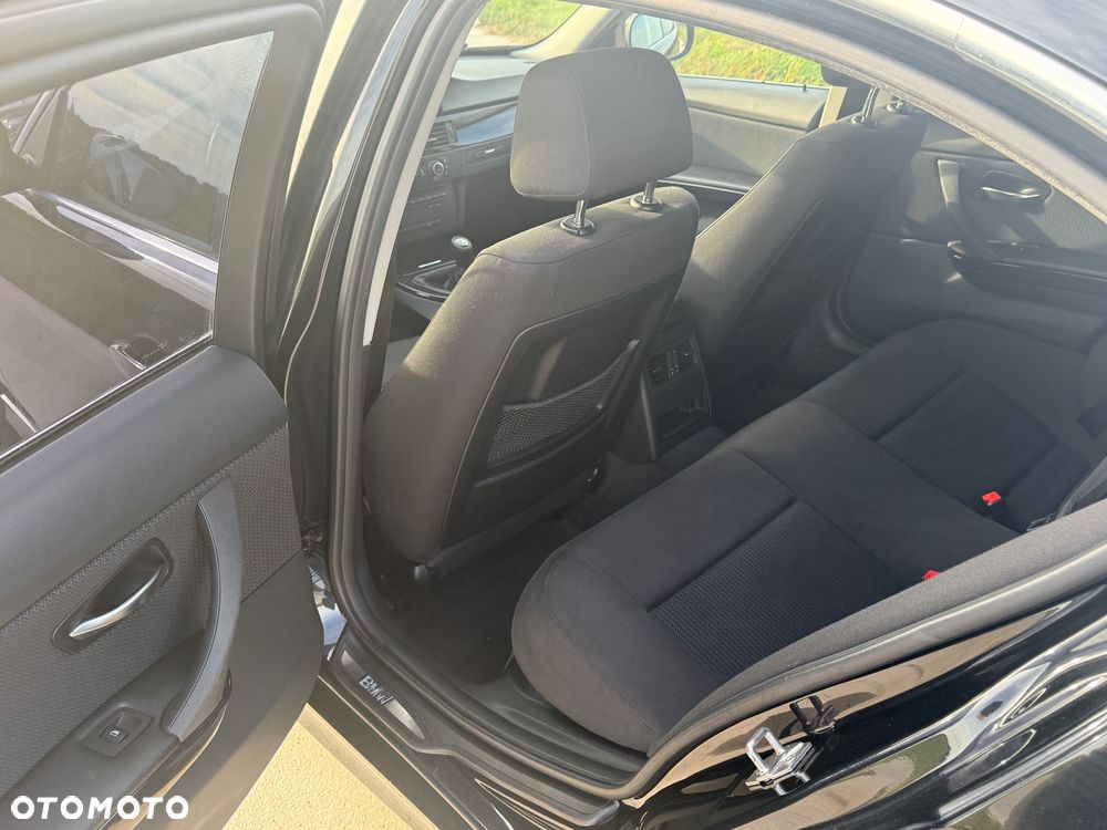BMW Seria 3 318i Edition Lifestyle - 24