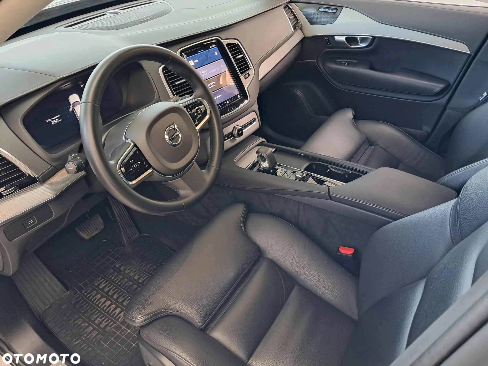 Volvo XC 90 - 9
